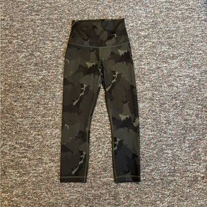 Lululemon Cropped Wunder Under Roll Down Leggings Size 2